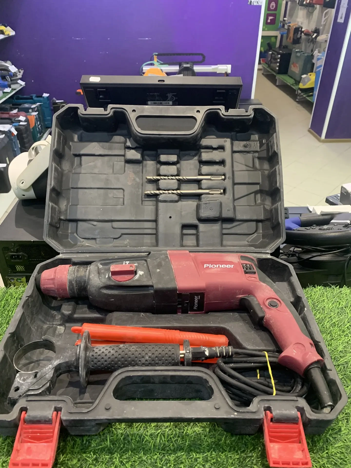 Перфоратор Pioneer Tools RH-M800-O2C с кейсом.