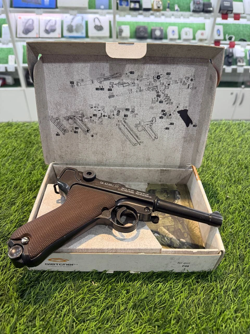 Пневматический пистолет Gletcher P08