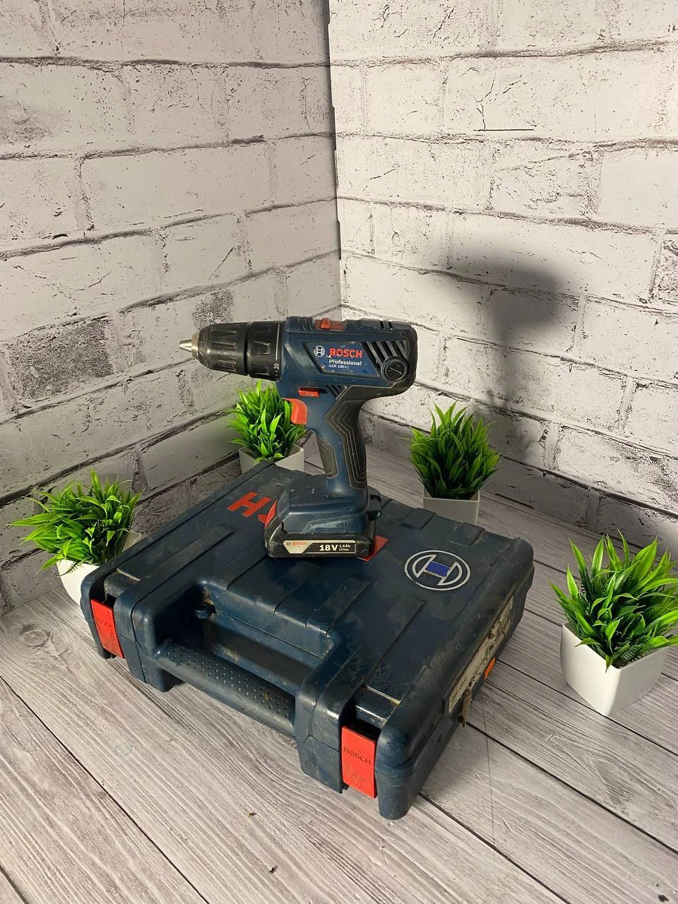 Шуруповерт Bosch GSR 180-li