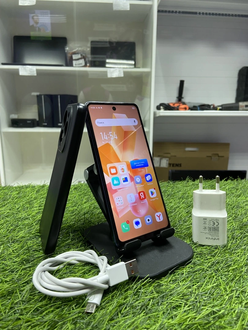 Смартфон Infinix Hot 40i 128/8 Гб