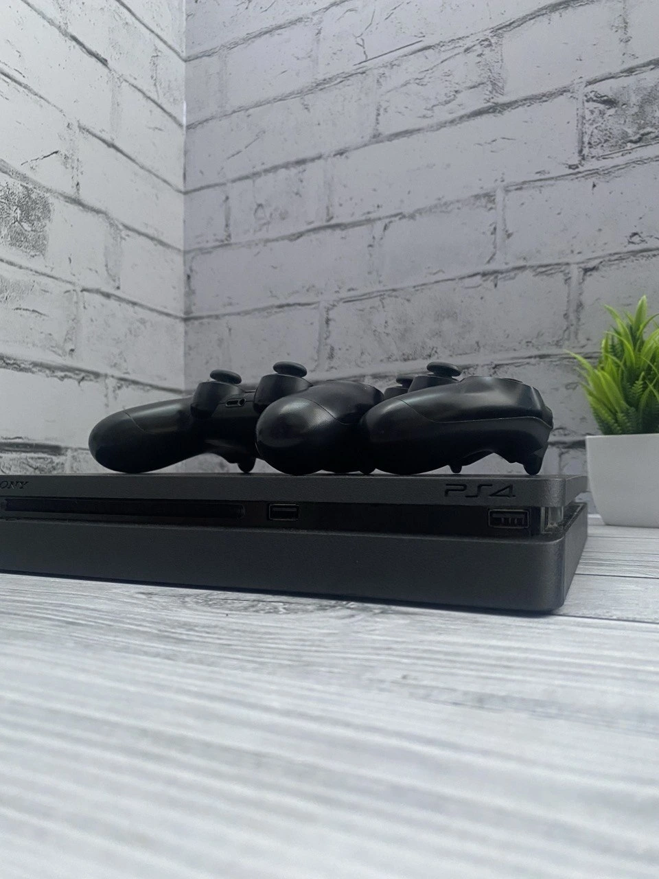 PlayStation 4 Slim