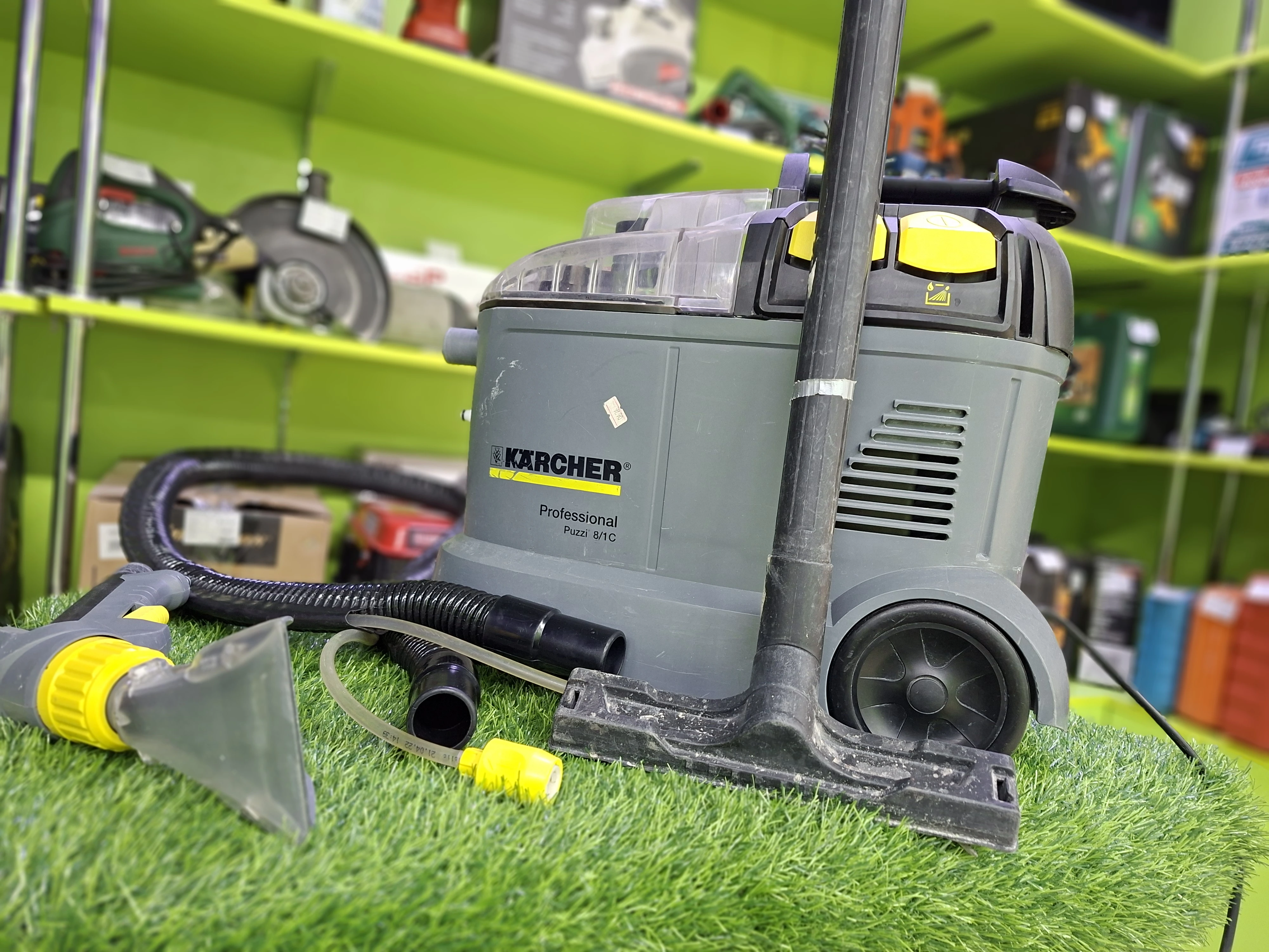 Моющий пылесос Karcher puzzi 8/1