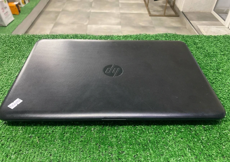 Ноутбук HP 15-ac103ur