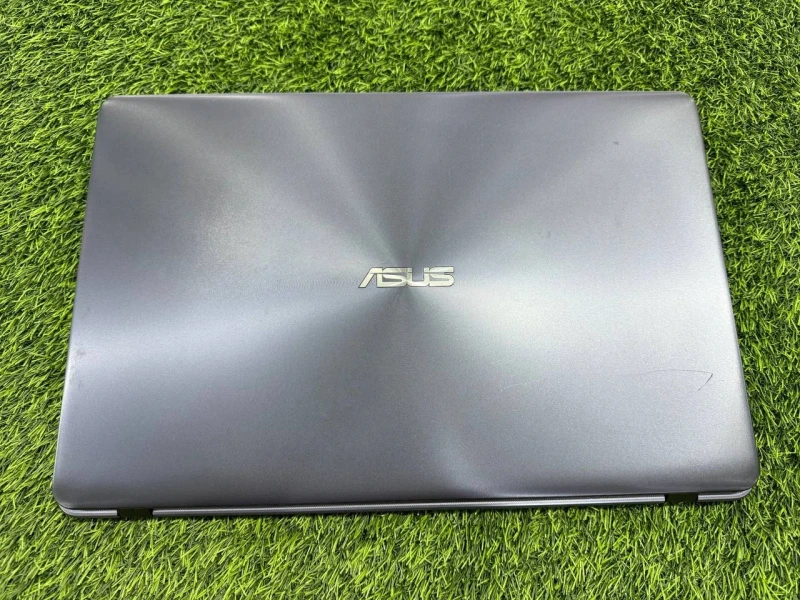 Ноутбук ASUS D705B