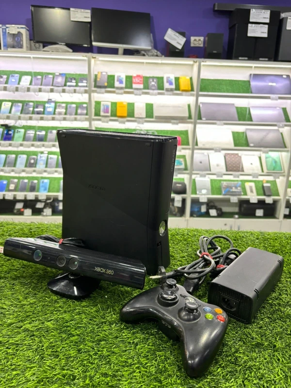 Xbox 360S + xbox 360 kinect