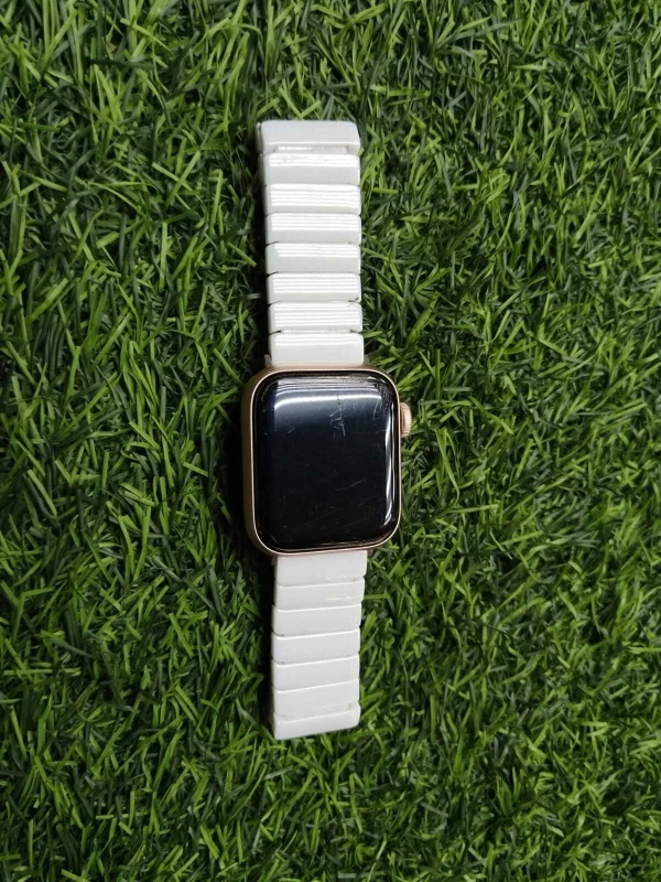 Часы watch se 40mm