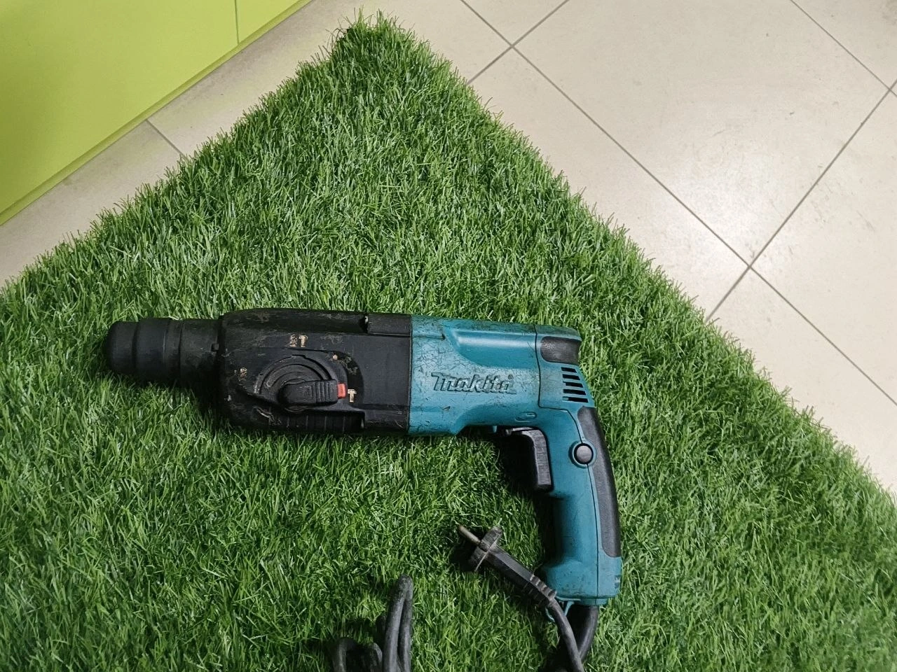 Перфоратор Makita HR2450