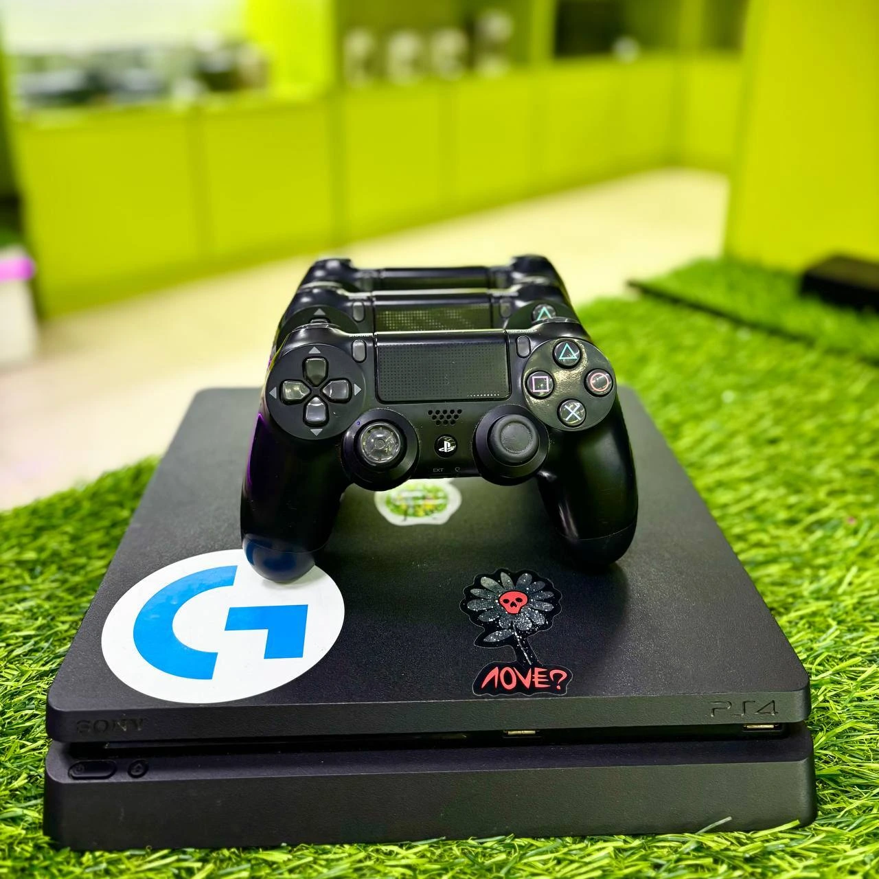 PlayStation 4 Slim 1TB