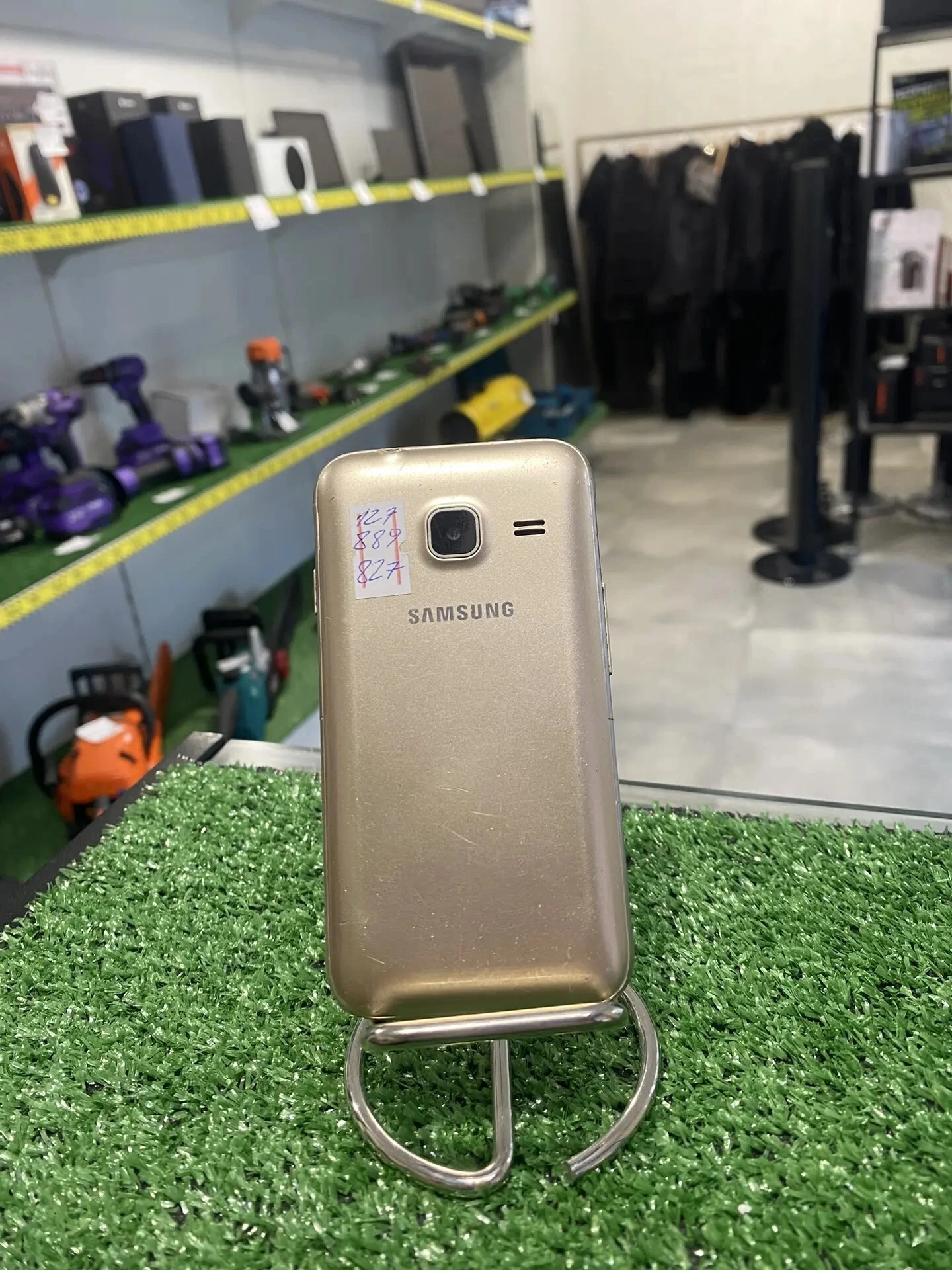 Смартфон Samsung Galaxy J1 mini (SM-J105B) 0.75/8 ГБ