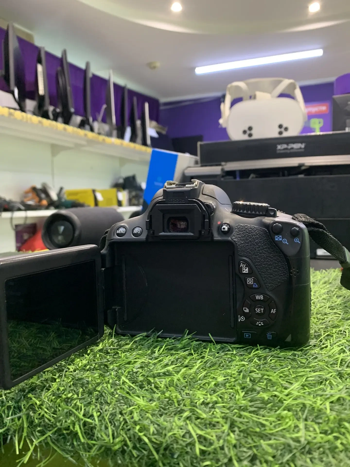 Фотоаппарат CANON EOS 650 D, черный