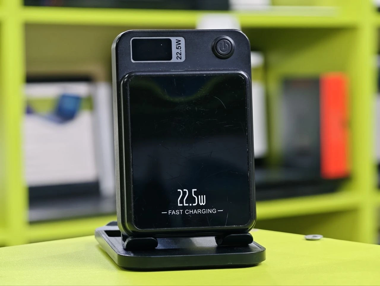 Power Bank Fast Charging 10000 с беспроводной зардякой