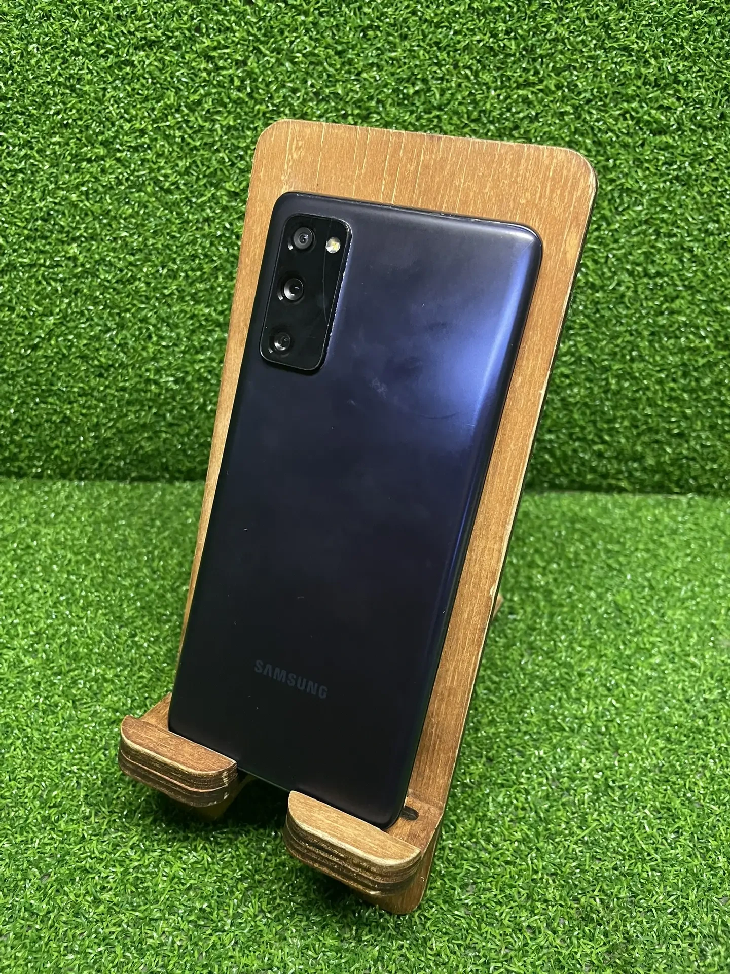 Смартфон Samsung Galaxy S20 FE 6/128Gb