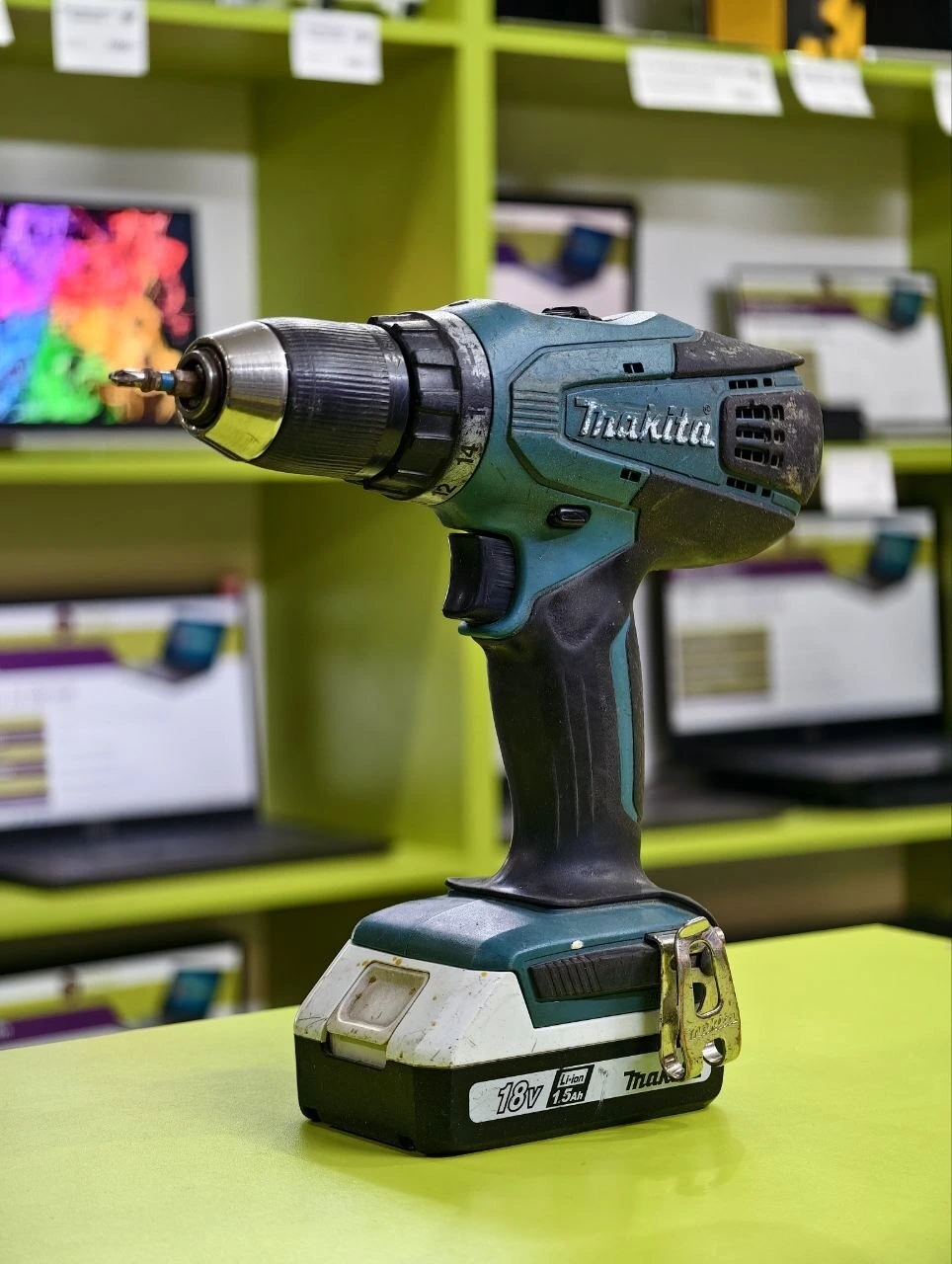 Набор инструментов Makita (Фонарь и шуруповёрт)