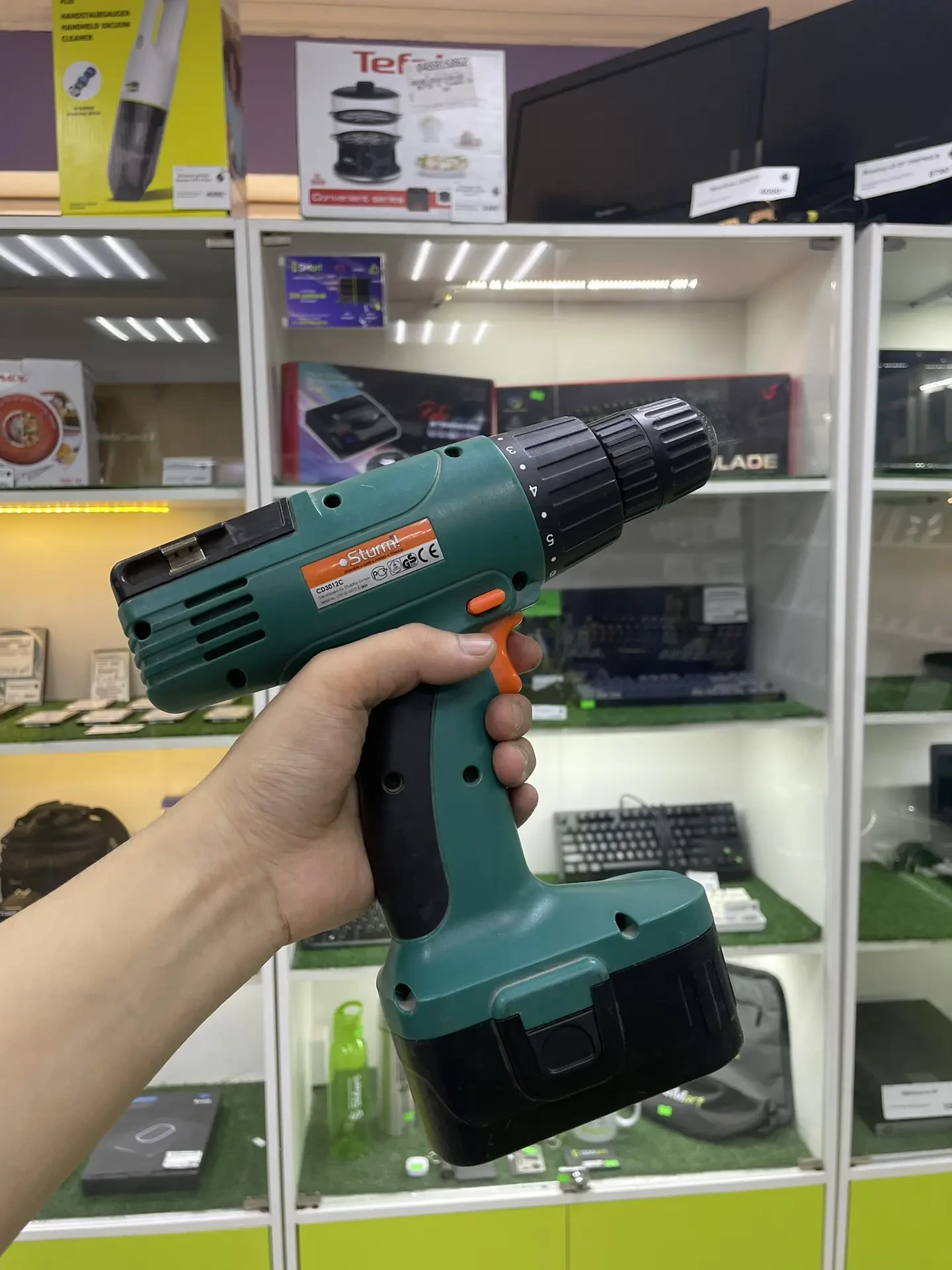 Аккумуляторная дрель-шуруповерт Sturm CD3012C