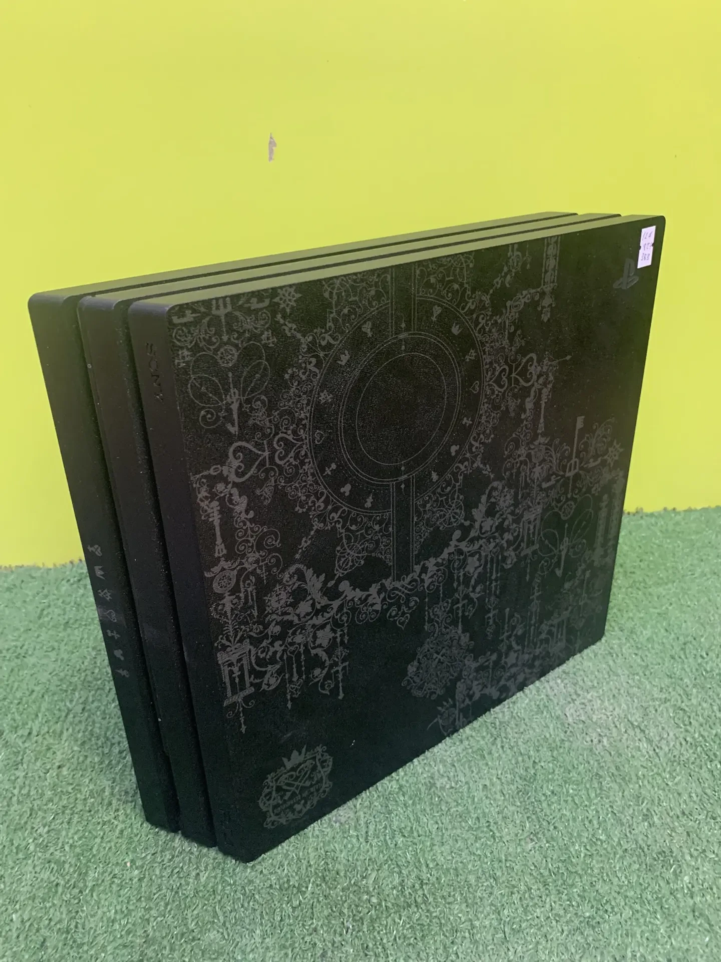 Sony Playstation 4 PRO 1TB Kingdom Hearts 3 Limited Edition + 1 gamepad
