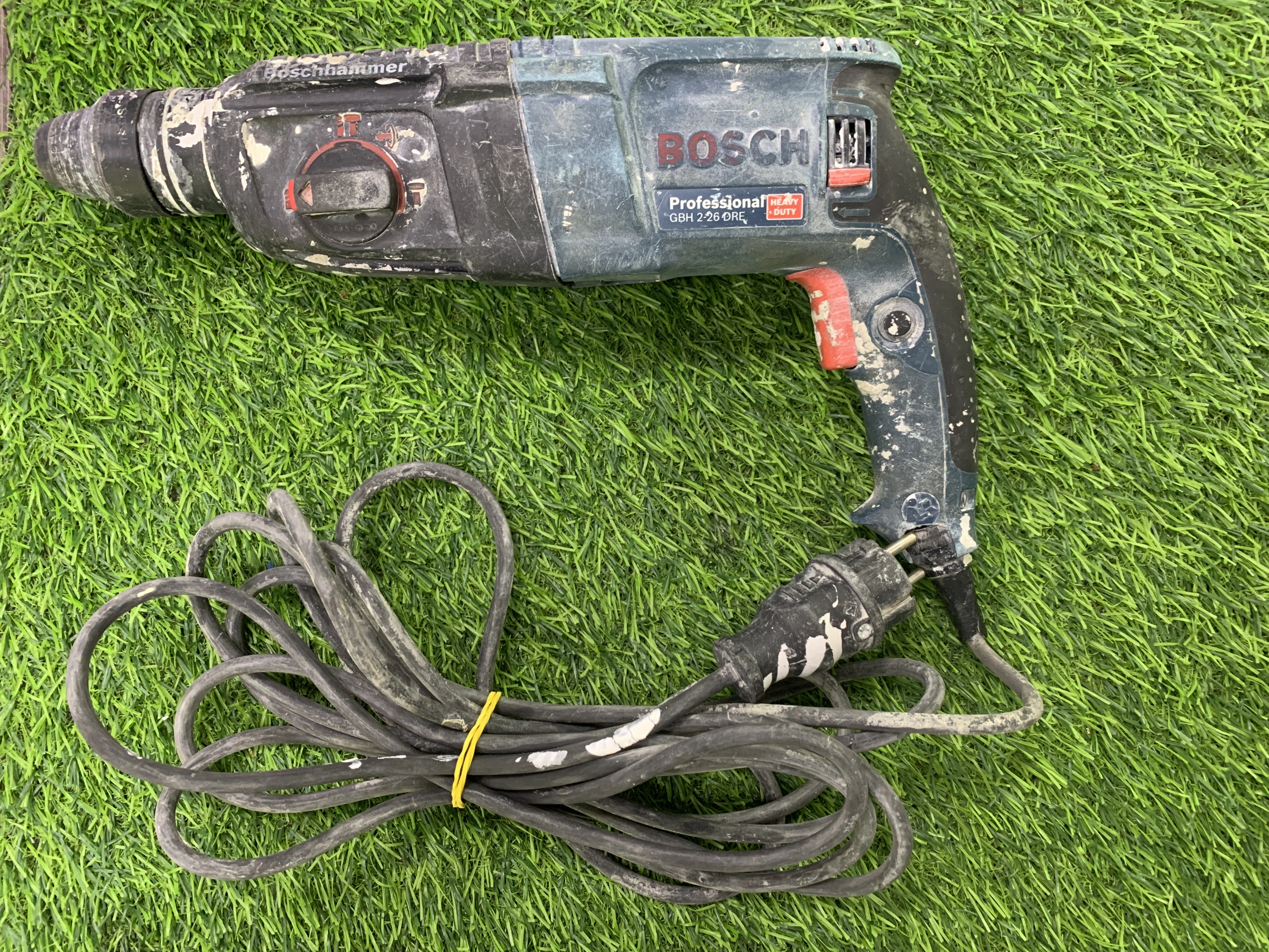 Перфоратор Bosch professional GBH 2-26