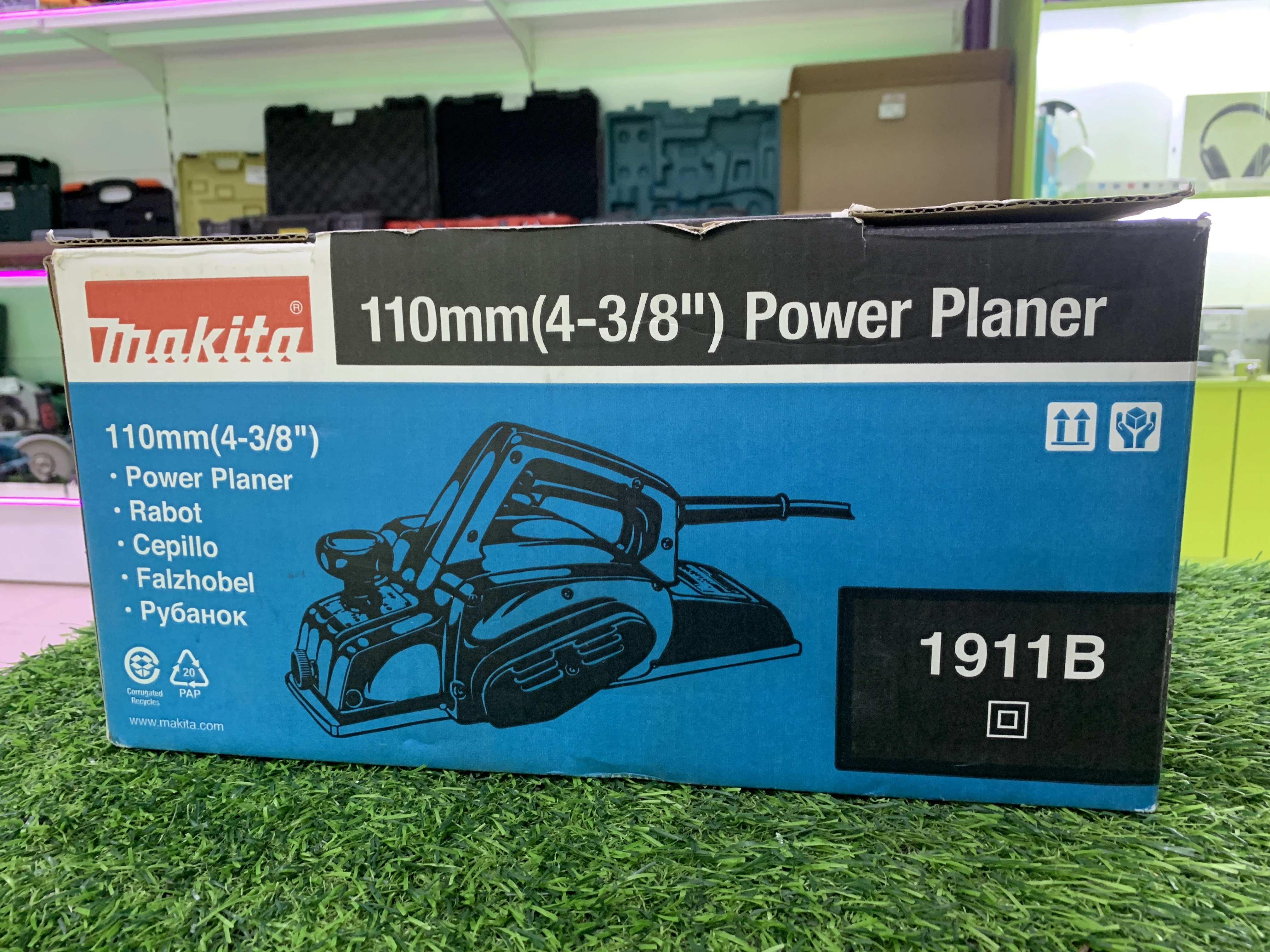 Рубанок Makita 1911 B