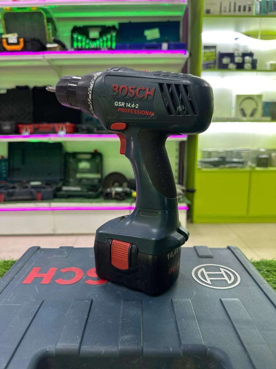 Шуруповерт-дрель Bosch GSR 14.4 x 2 professional