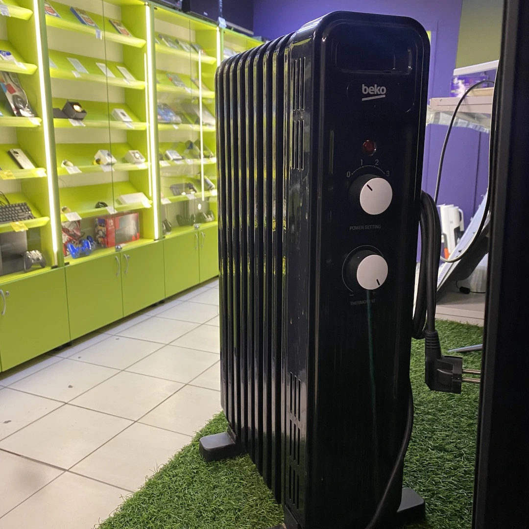 Масляный обогреватель Beko RHO 6320 B черный