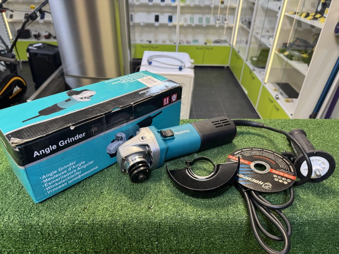 Угловая шлифовальная машина Makita 9558HNR