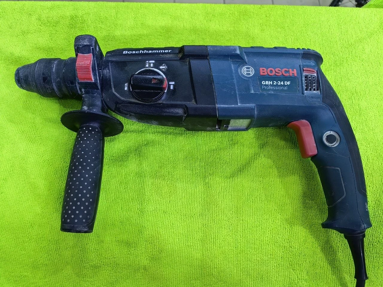 Перфоратор Bosch GBH2-24DF