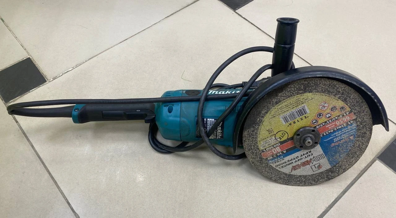УШМ Makita GA9020