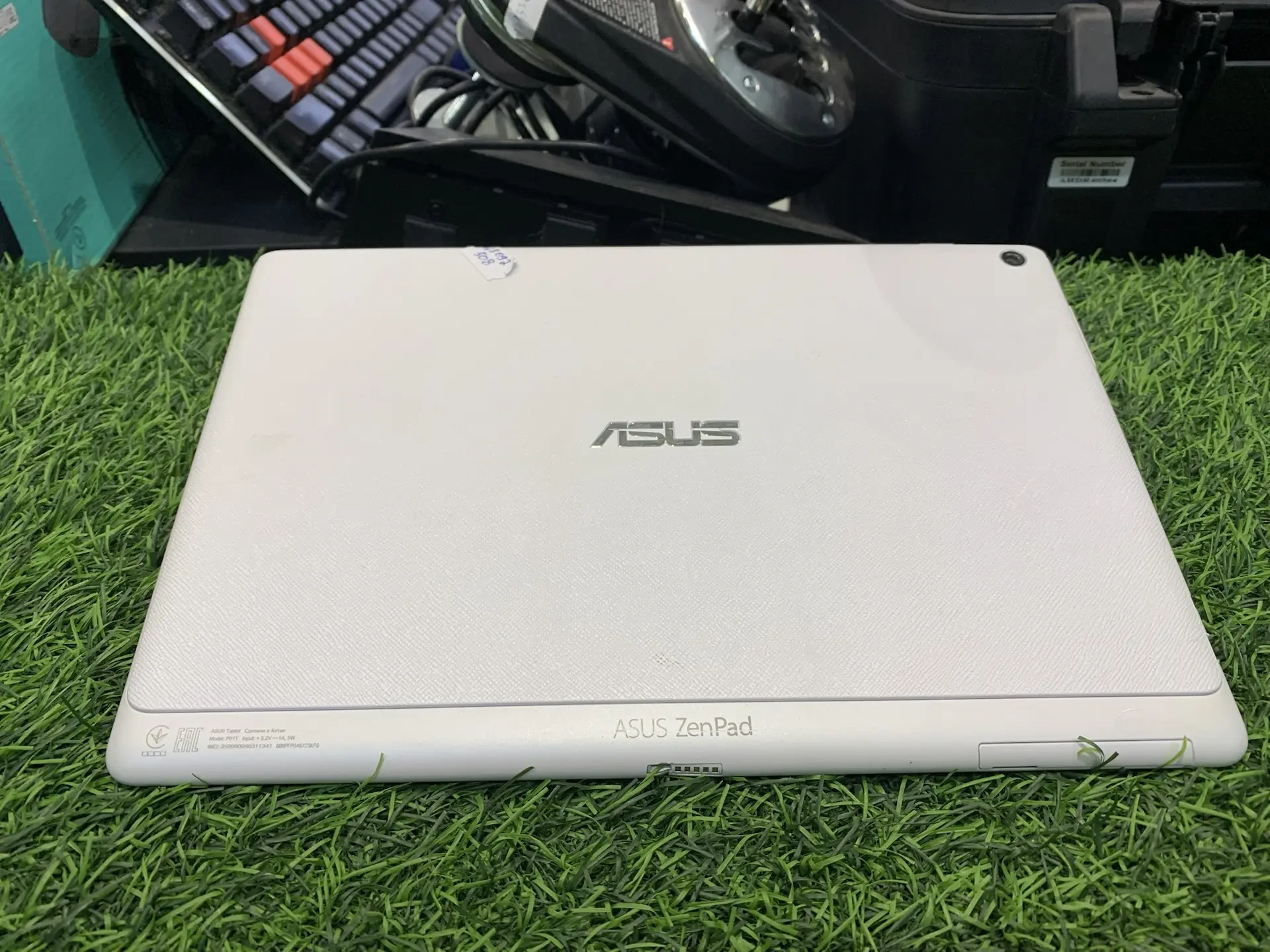 Планшет Asus ZenPad 10, 2 ГБ, белый.