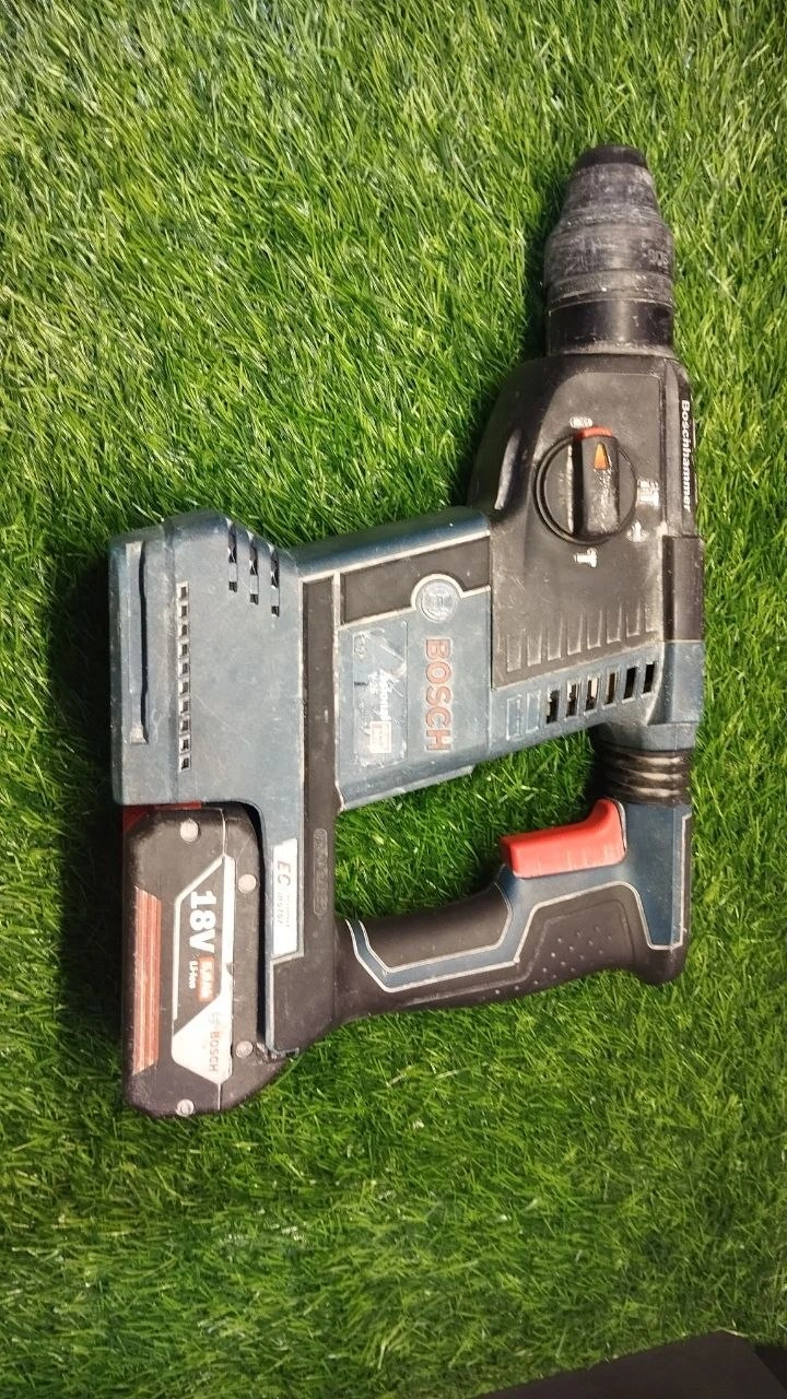 Перфоратор Bosch GBH 18V-26