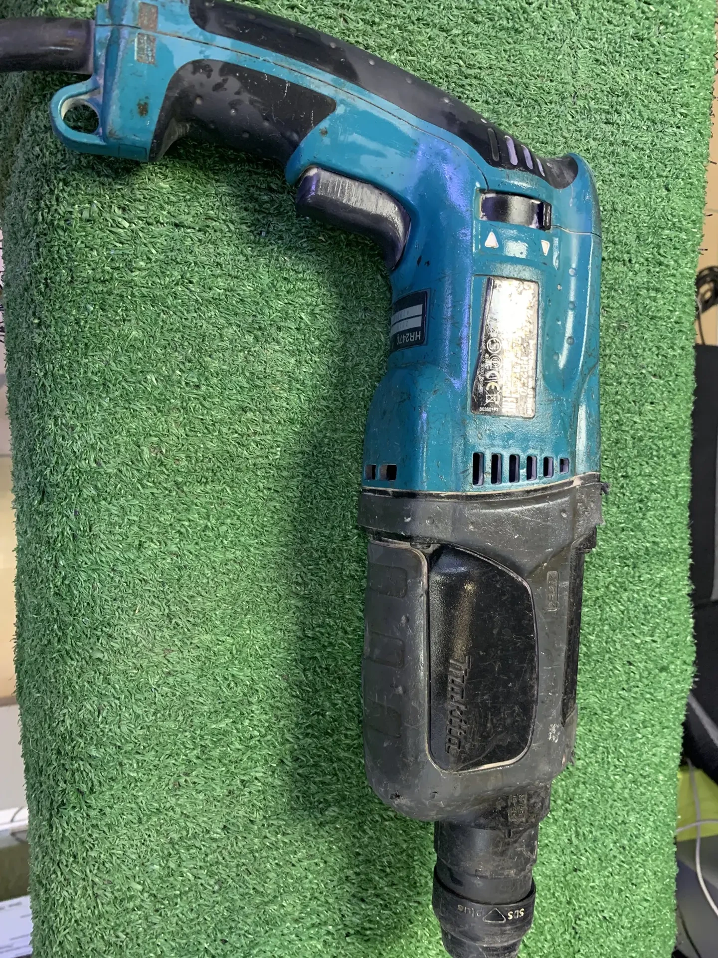 Перфоратор Makita HR2470