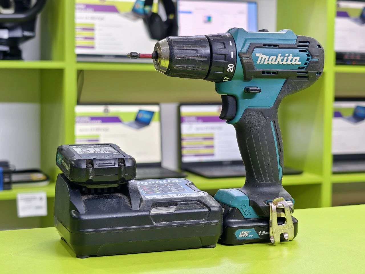 Дрель-шуруповерт Makita DF333DWAE CXT 12V