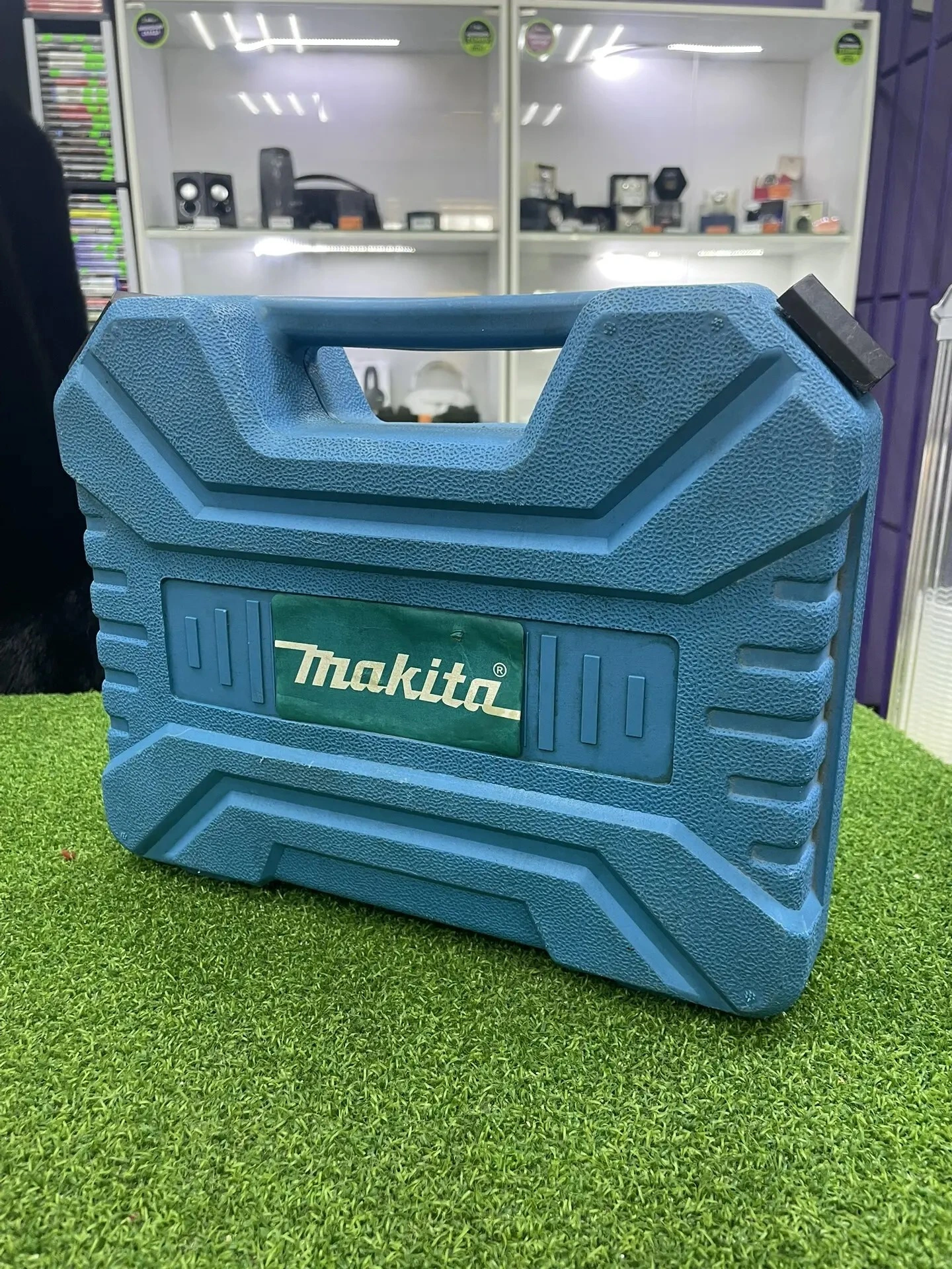 Шуруповерт Makita DF333D