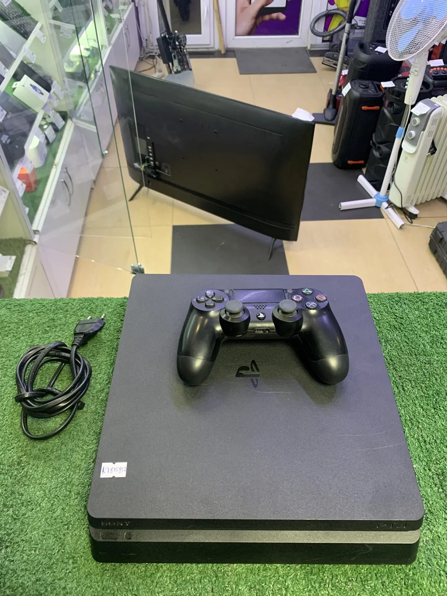 PS4 slim 1tb