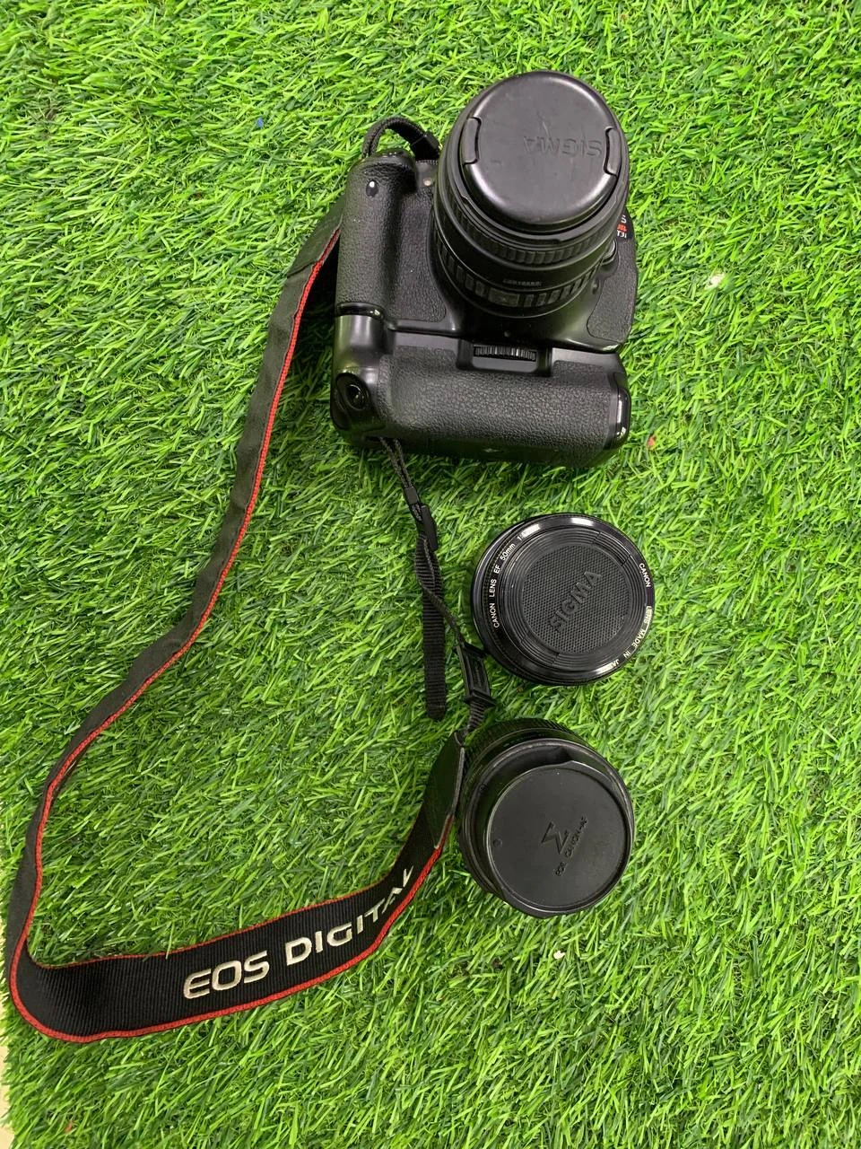 Зеркальный фотоаппарат canon ds126311 с 3 объективами